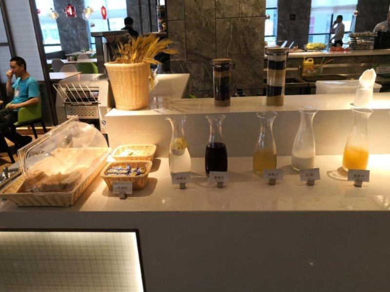 Shenzhen Bantian Huaweizhongcheng Atour Hotel Kültér fotó
